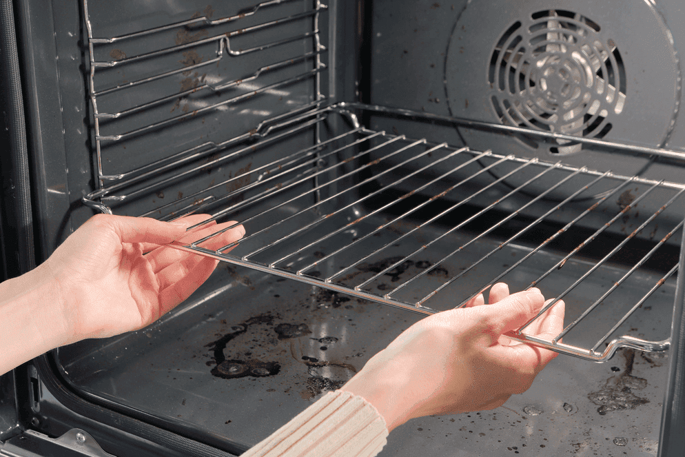 come pulire le griglie del forno
