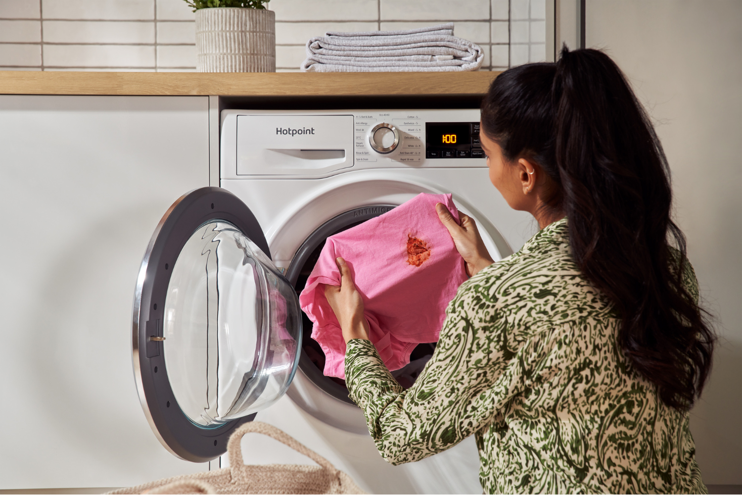 What colours can go into a washing machine together?