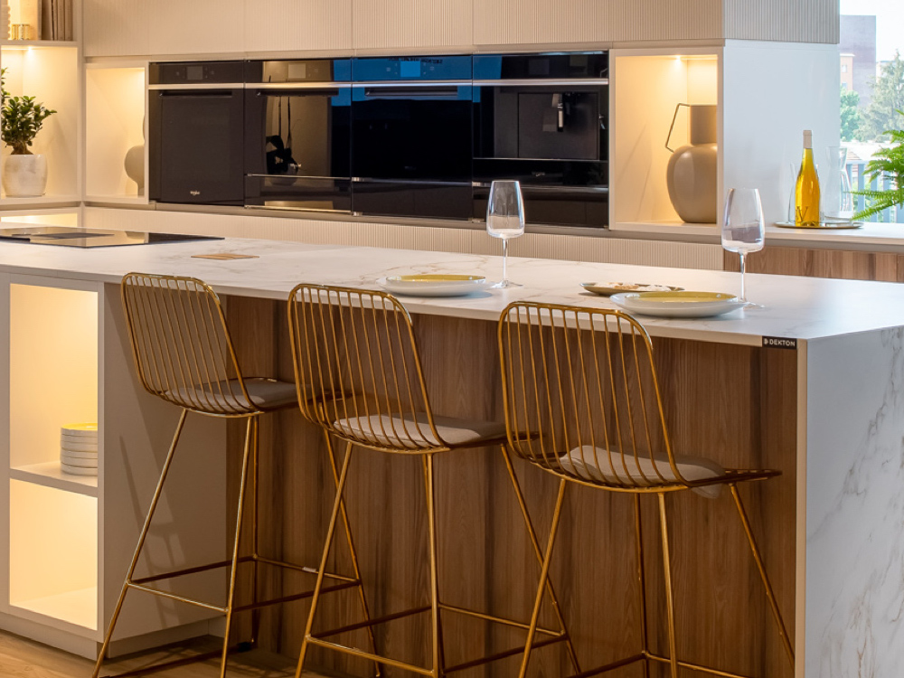 Een keuken inrichting met Whirlpool apparatuur