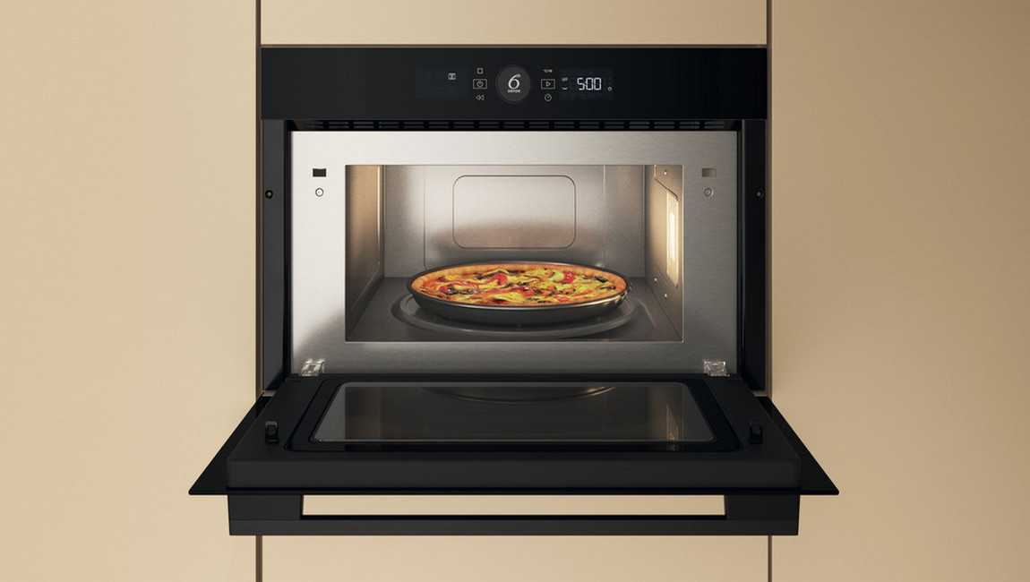 pulizia accurata del forno a microonde