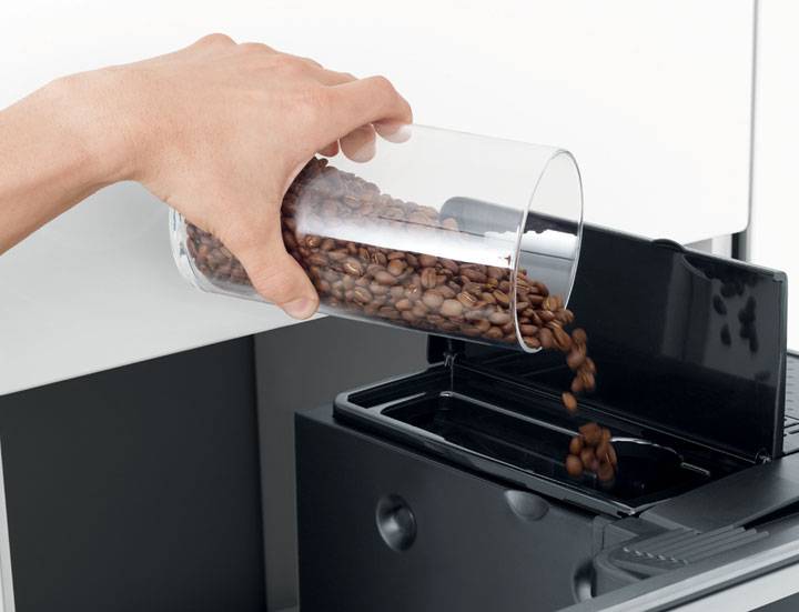 Kaffeemaschine mit Mahlwerk