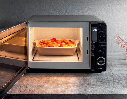 EXTRA SPACE MIKROWELLEN