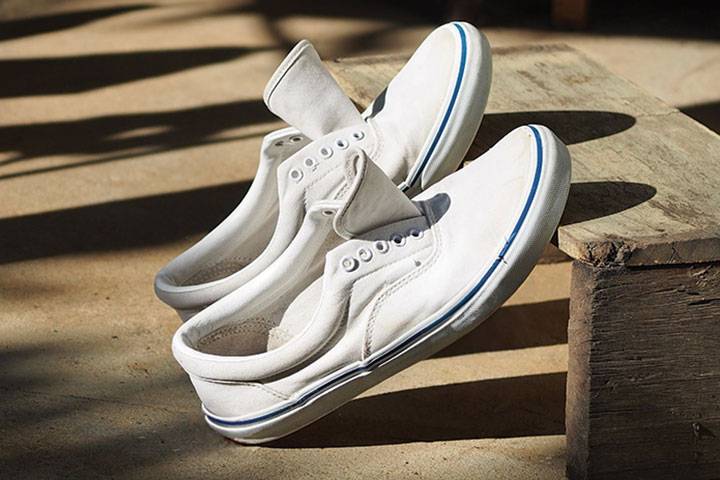 Schuhe an der Luft trocknen und Einlegesohlen wieder einsetzen