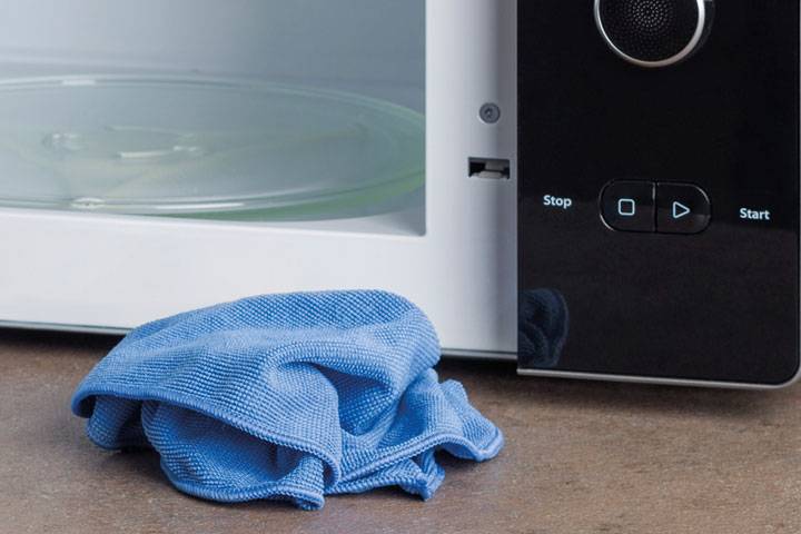 Mikrowelle reinigen mit Essig