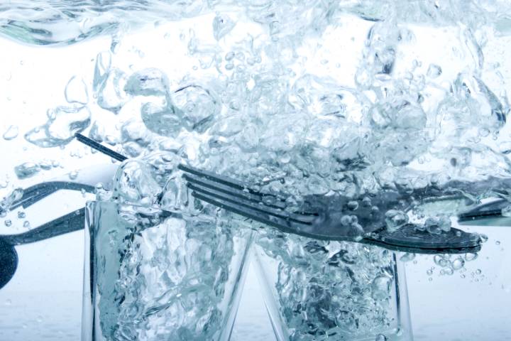 Verkalkte Spülmaschine – Gründe und Maßnahmen