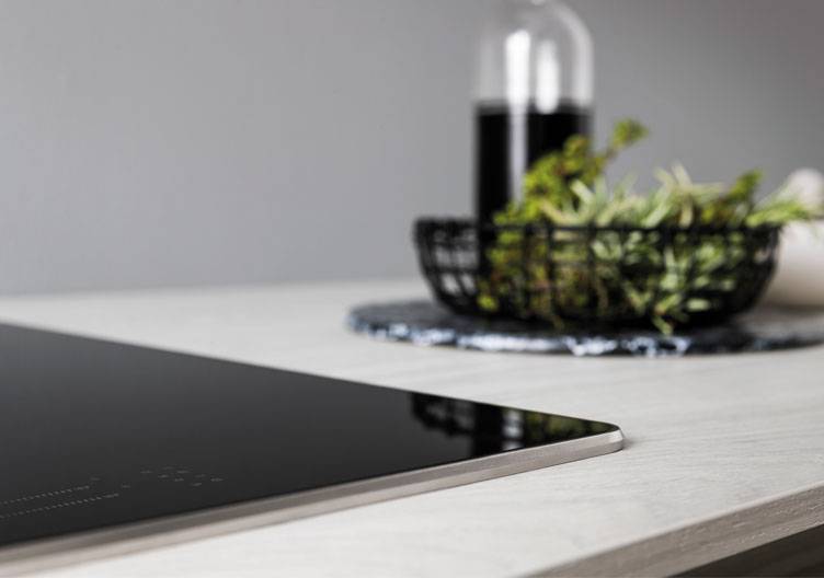 Ceranfeld reinigen: So glänzt Ihr Kochfeld wie neu