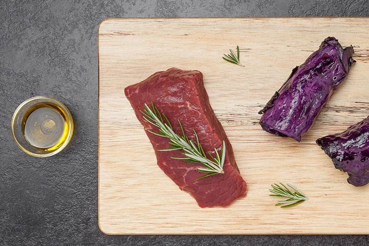 So verwenden Sie die Funktion zum Auftauen in der Mikrowelle zum Auftauen von Steak