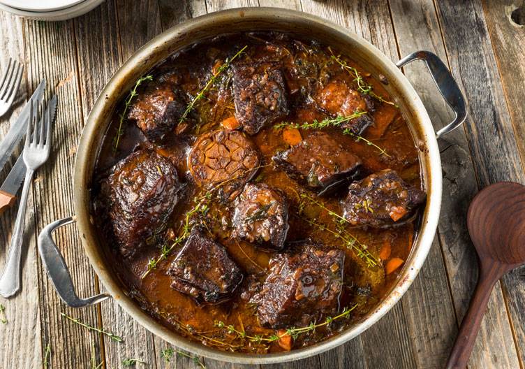 Richtig schmoren – So gelingt es optimal