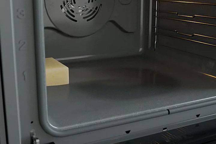 Der richtige Backofenreiniger: Profi-Produkt oder Hausmittel?