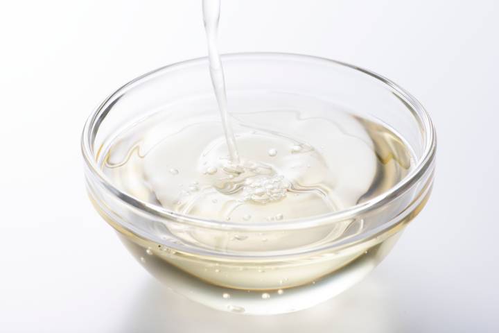 Schweißflecken mit Essig entfernen