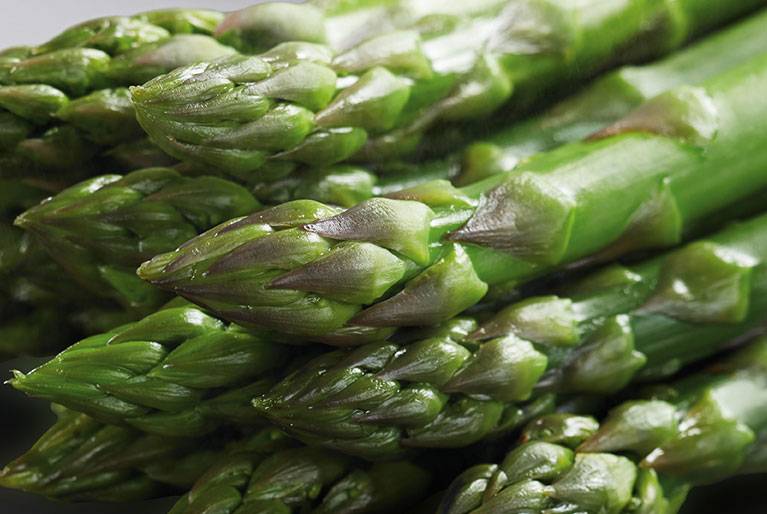 FORMSCHÖNES, ZARTES GEMÜSE