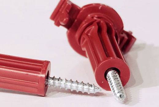 Die Transportsicherung der Waschmaschine