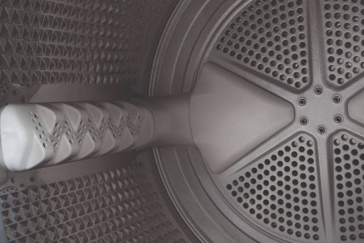 Wäschetrockner-Trommel säubern – Feuchtigkeitssensoren nicht vergessen