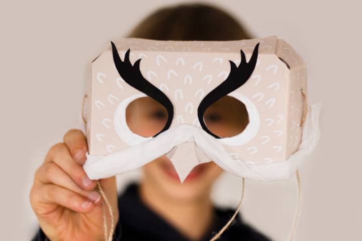 Upcycling Idee: Faschingsmasken aus Papiertüten