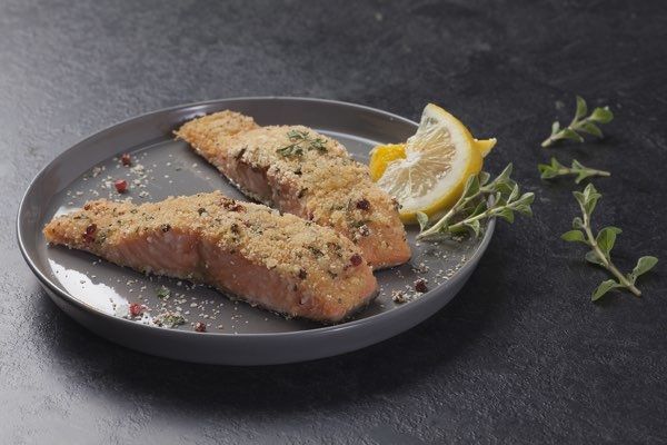 Gegrillter Lachs Mit Knusprigen Krautern Bauknecht De