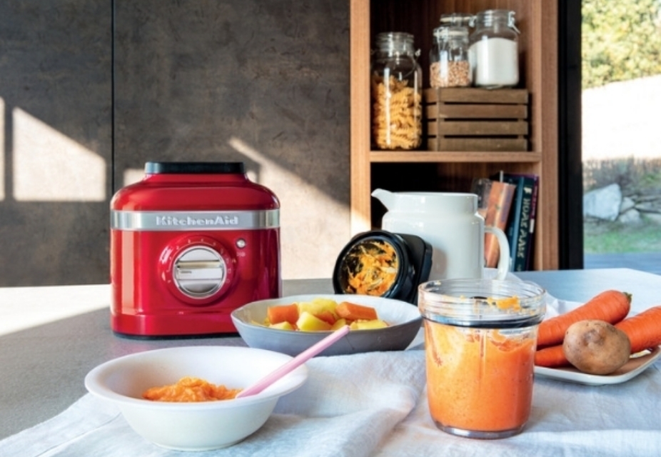 Carrot and potatoes purée made with red blender