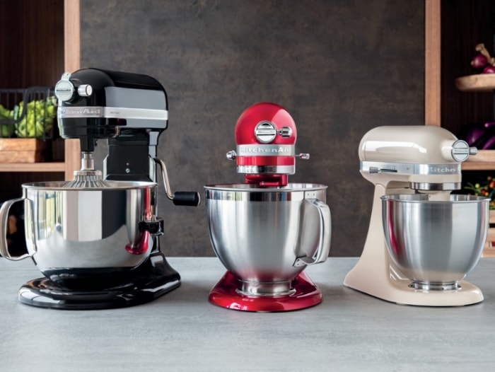 Black red and cream mixers with different sizes mixing bowls