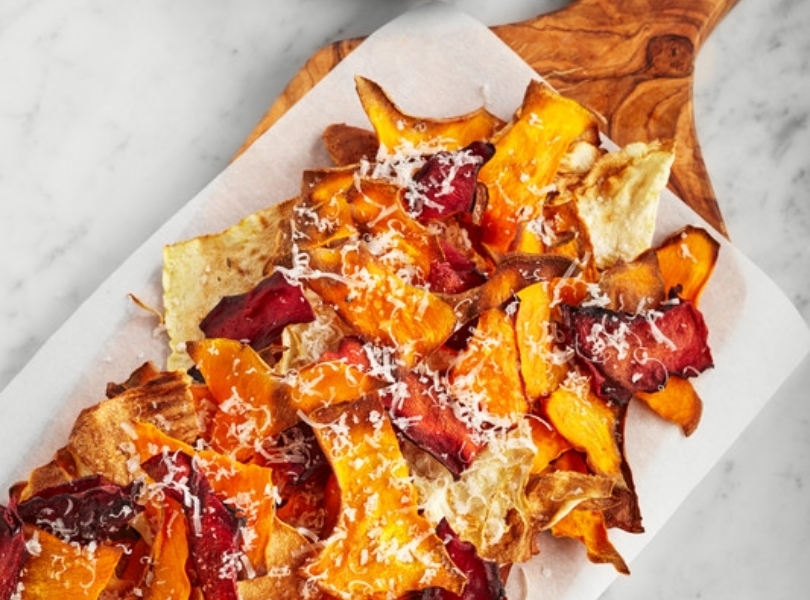 Veggie crisps with parmesan