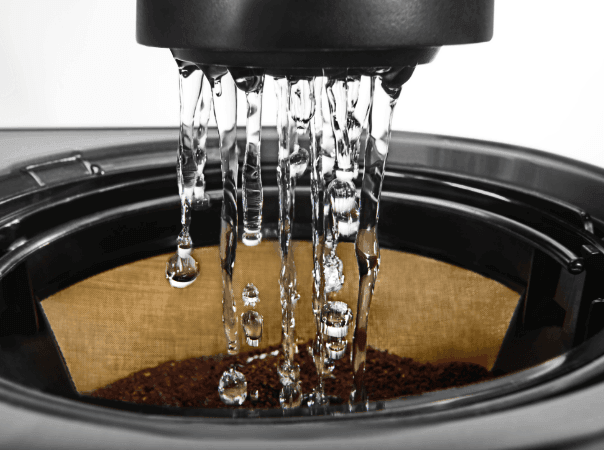 Filter coffee machined filled with water