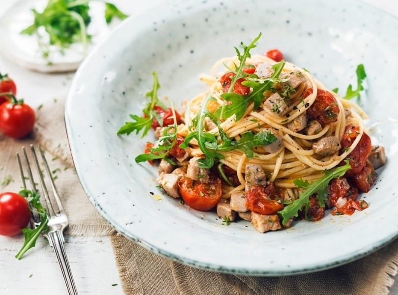 Spaghetti with rucola and cherrie tomatoes