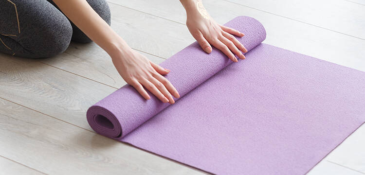 Femeie ce se reconectează cu ea însăși