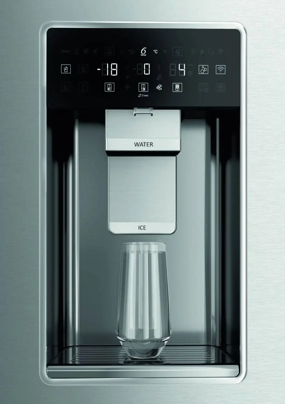 Close up del distributore di acqua e ghiaccio