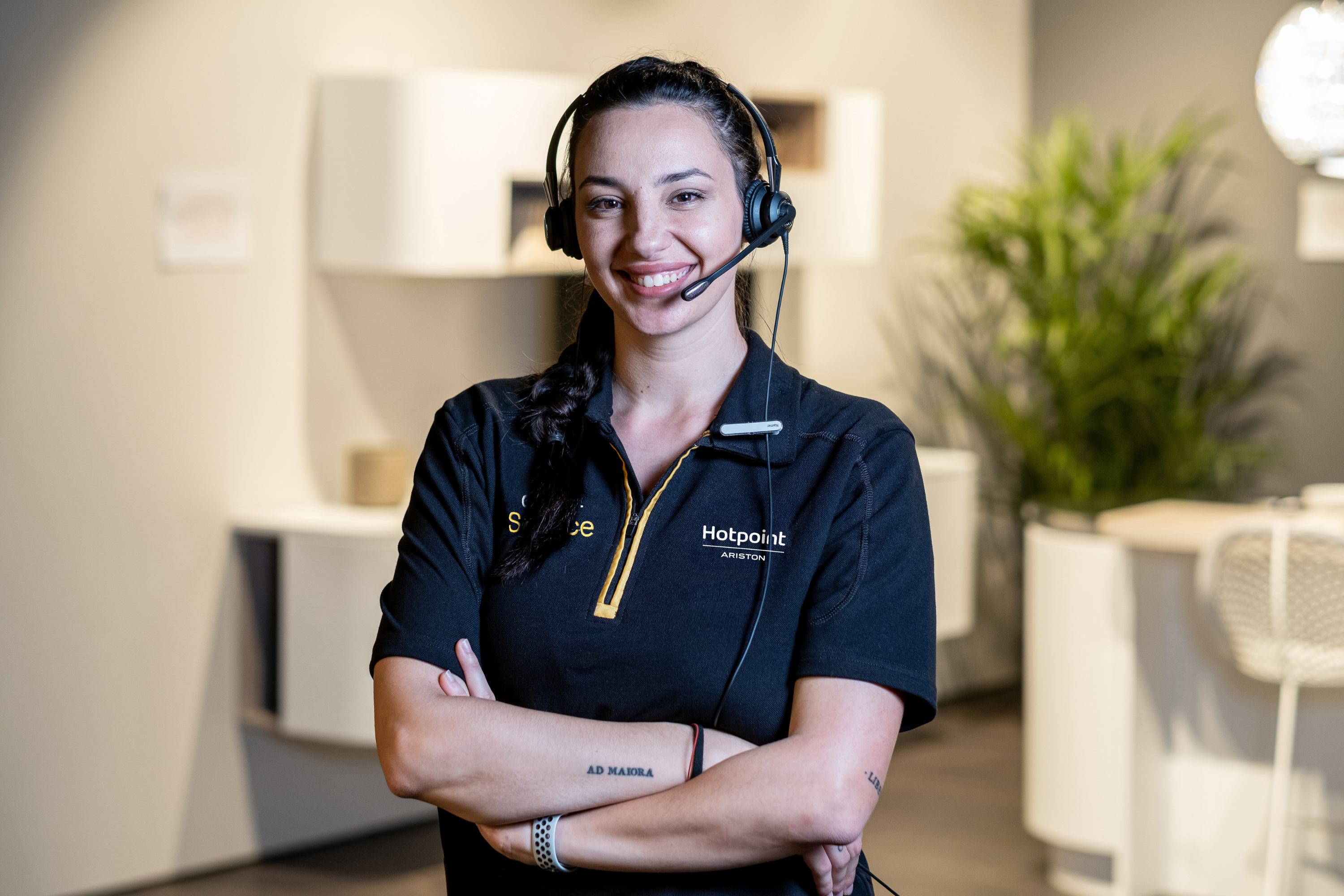 Contact center per informazioni, assistenza e supporto ai clienti Hotpoint - soluzione a problemi e guasti, prenotazione interventi con tecnici autorizzati Hotpoint