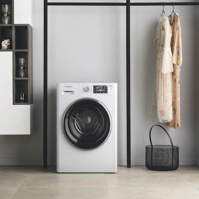 Mașină de spălat rufe Whirlpool FreshCare+ Steam