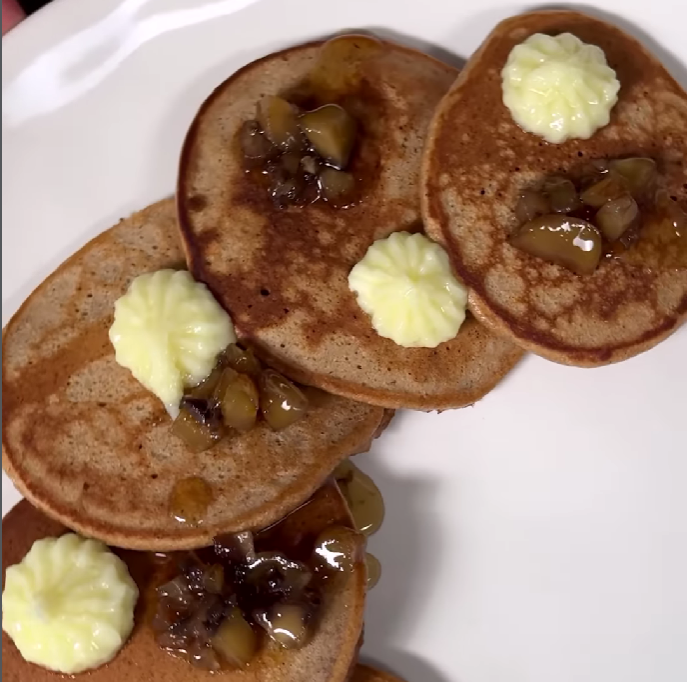 Pancake cioccolato bianco e castagne caramellate all’arancia
