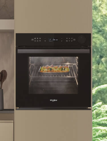 Piekarnik parowy z funkcją SteamSense