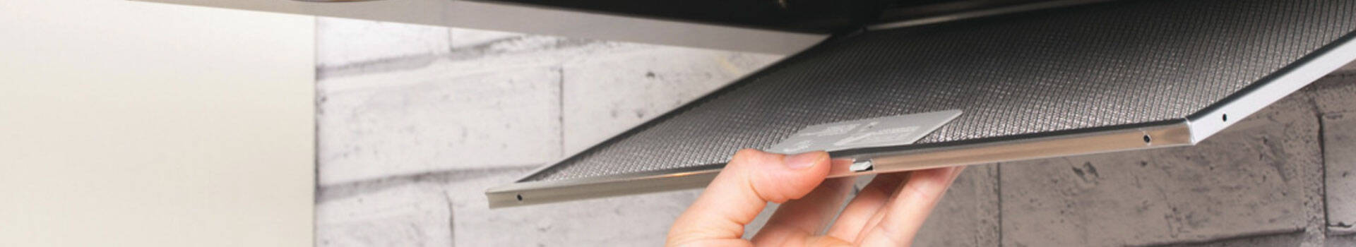 Tips on how to clean your cooker hood filter