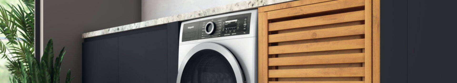 Heat pump, condenser and vented tumble dryers