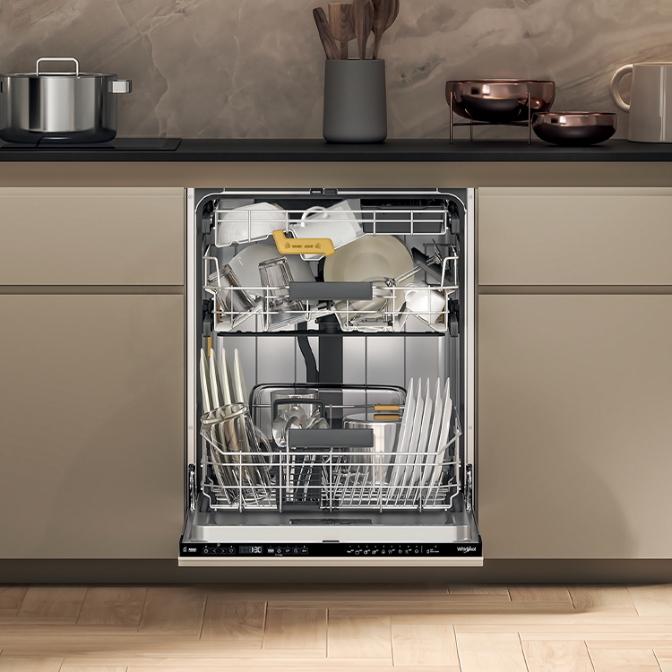 Vestavná myčka Whirlpool z řady MaxiSpace