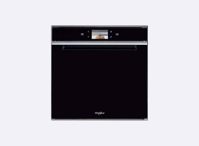 W7 pećnica crne boje, upaljenog korisničkog sučelja.