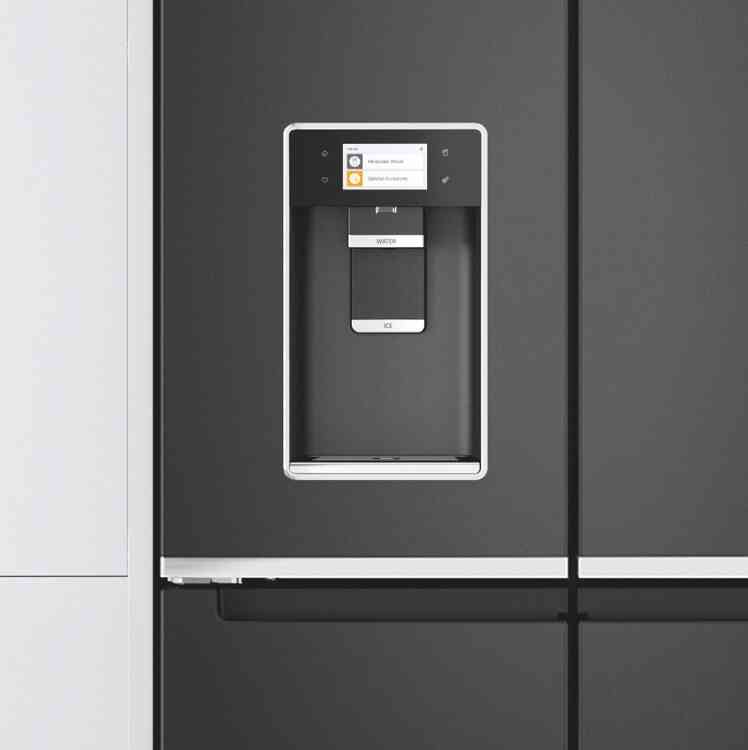 Design élégant du réfrigérateur-congélateur 4 portes
