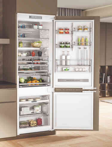 Вбудований холодильник Total No Frost Space400